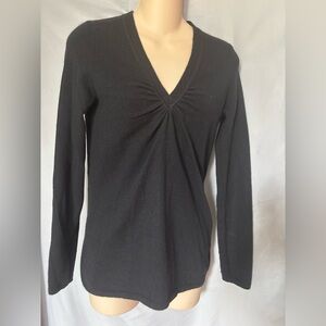 Elegant Black 100% cashmere McDuff V-Neck Sweater for Women